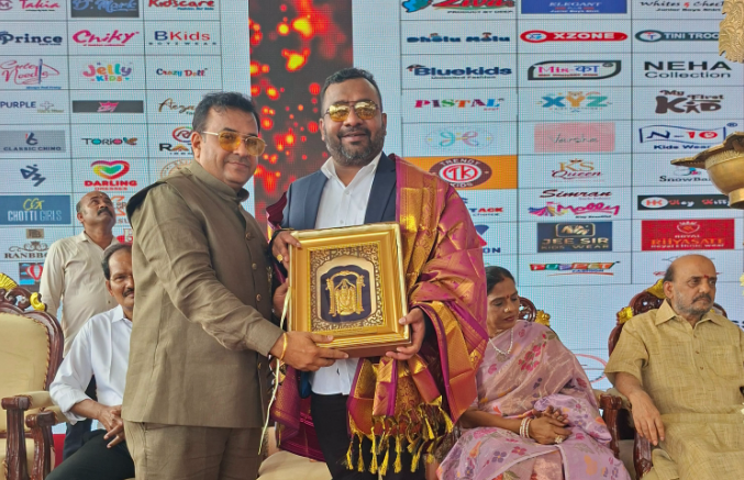 ‘வேரா லெவல் அப்பாரல் எக்ஸ்போ 2026’ : ஜவுளித் துறையின் வளர்ச்சியை முன்னிறுத்திய தொழில்துறை கண்காட்சி – ஹரேகிருஷ்ணா பாதுமலை பங்கேற்பு