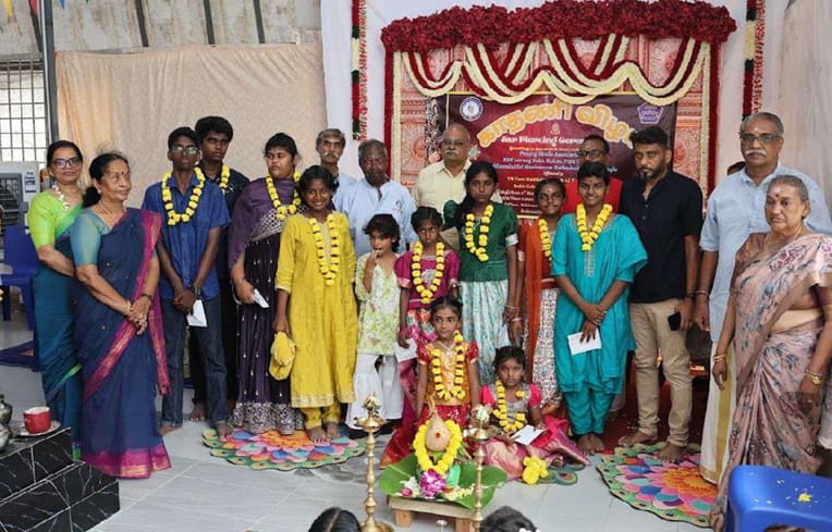 27 குழந்தைகளுக்கு பாரம்பரிய காதணி விழா – பினாங்கில் பாரம்பரியமும் பரிவும் இணைந்த விழா