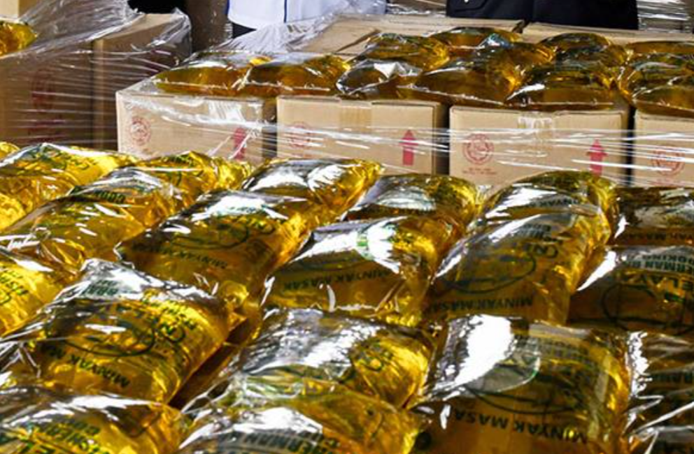 மானிய விலையில் வழங்கப்படும் சமையல் எண்ணெயைத் தவறாகப் பயன்படுத்துவோருக்கு கடும் நடவடிக்கை: பிரதமர் அன்வார்