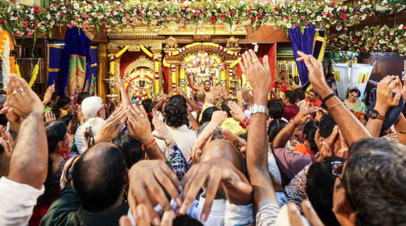 திருப்பதி ஏழுமலையான் கோவில் : இலவச தரிசனத்துக்காக 20 மணி நேரம் காத்திருந்த பக்தர்கள்