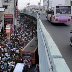 தீபாவளி பண்டிகை-திருட்டை தடுக்க போலீசார் மாறுவேடத்தில் கண்காணிப்பு