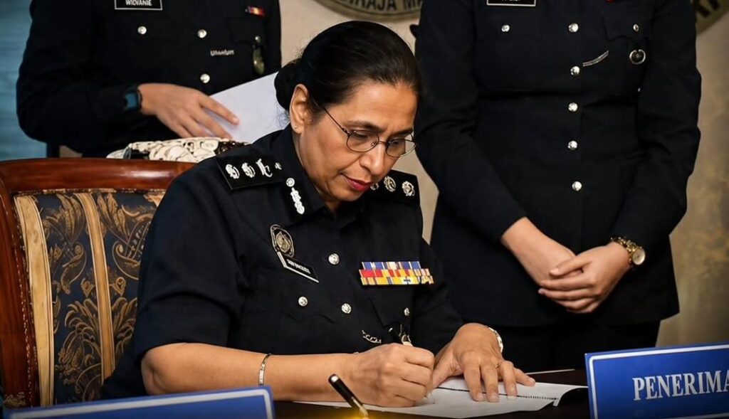 மலேசிய காவல்துறையில் வரலாறு படைத்த சீக்கிய பெண் அதிகாரி – ஏசிபி ஹர்ஜிந்தர் கௌர்