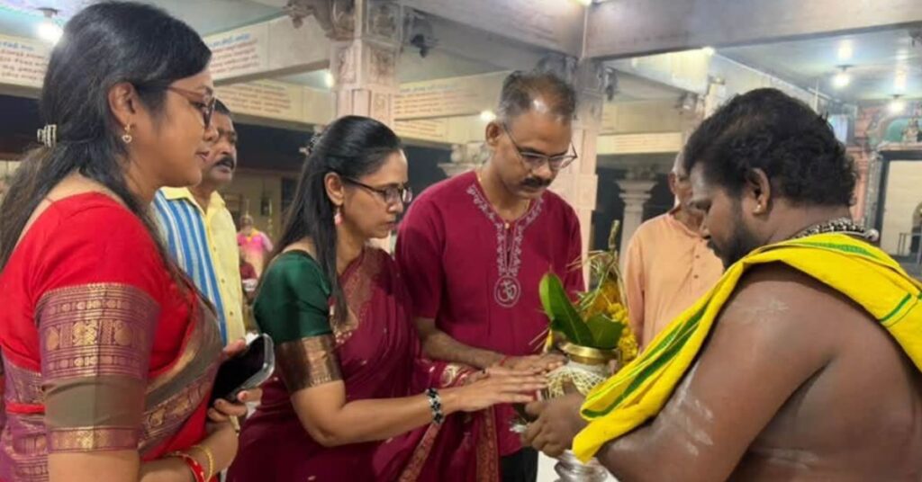மொரிப் ஸ்ரீ திரௌபதி அம்மன் ஆலய நவராத்திரி விழாவில் பாப்பாராய்டு வீரமன் பங்கேற்பு