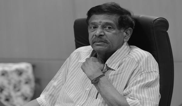 மஇகா முன்னாள் தேசிய தலைவர் ஜி. பழனிவேல் காலமானார்.