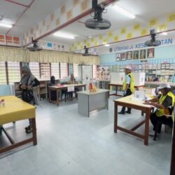 ஆயர் கூனிங்; 19 வாக்களிப்பு மையங்களை உள்ளடக்கி 63 வாக்குச்சாவடிகள் திறக்கப்பட்டன