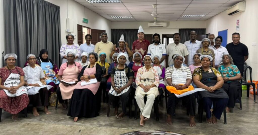 தாமான் கோப்பராசி கியூபாக்ஸ் குடியிருப்பாளர் சங்கம் ஏற்பாட்டில் இந்திய பலகாரங்கள் தயாரிப்புப் பயிலரங்கம் : பெண்களுக்கு வீட்டிலிருந்தே வருமானம் ஈட்ட வாய்ப்பு