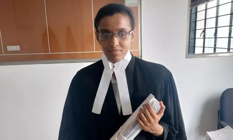 கேரளாவின் முதல் பார்வையற்ற பெண் நீதிபதியாக தன்யா நாதன் சாதனை