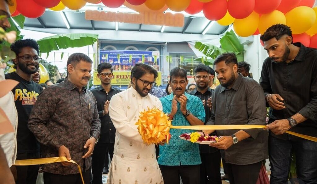 ஈப்போவில் ராஜி சில்க் பேலஸ் புதிய கிளை திறப்பு