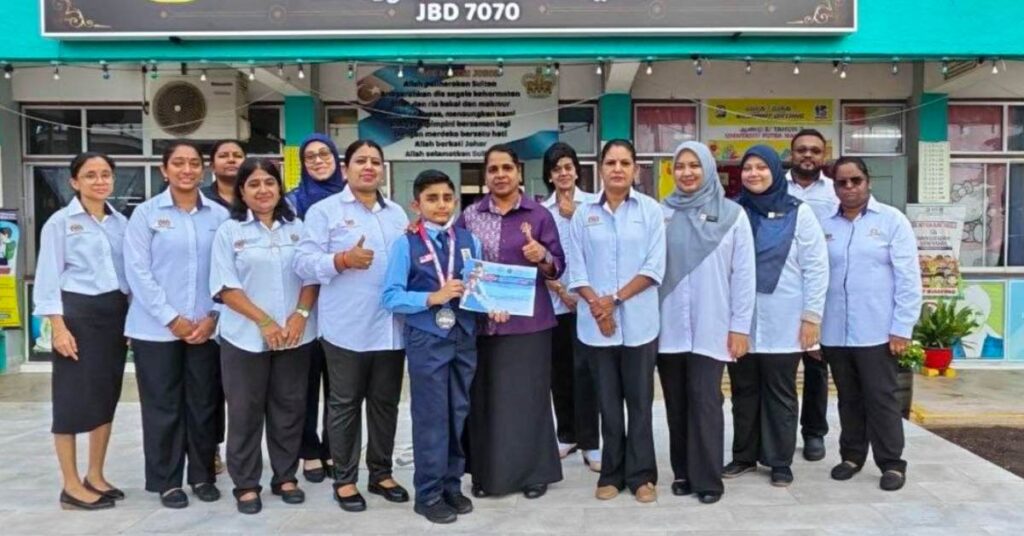 டேக்வாண்டோ போட்டியில் வெள்ளிப் பதக்கம்: பத்து அன்னம் தமிழ்ப்பள்ளி மாணவர் சாதனை
