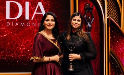 தென்னிந்திய நட்சத்திரம் விருதுகள் 2026 : சிறந்த தொழிலதிபர் விருது பெற்றார் பரமேஸ்வரி மனோகரன்
