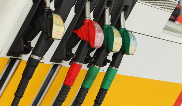 மேற்கு ஆசிய பதற்றம்: உலக எரிசக்தி விலை 24% உயரலாம்