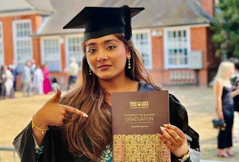 இங்கிலாந்தின் University of Reading-ல் LLB (Honours) பட்டம் பெற்ற ஜீவிஷா ரமேஷ்