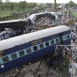 ஓசூரில் பெங்களூர்-எர்ணாகுளம் ரெயில் தடம் புரண்டு