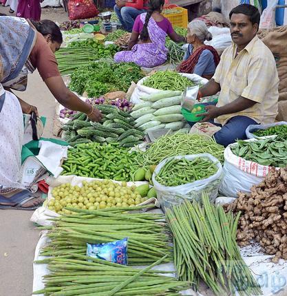 தமிழகத்தில் உற்பத்தியாகும் காய்கறிகளில் பூச்சி கொல்லி மருந்து